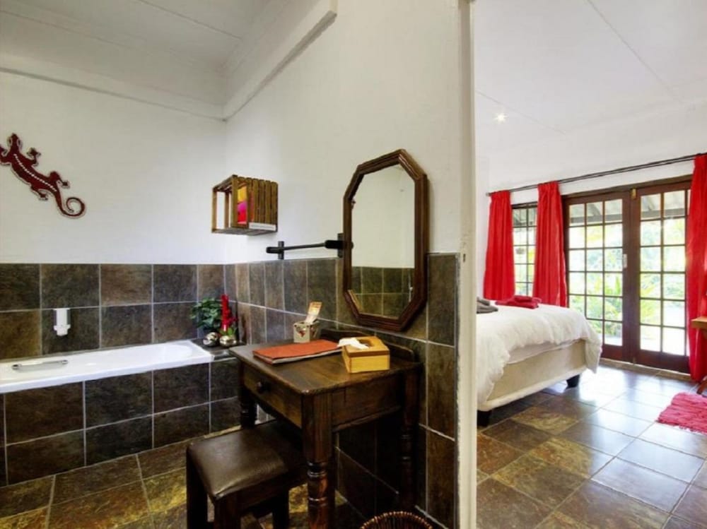 Maputaland Guest House 50/50