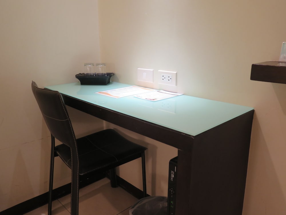 Circle Inn - Iloilo City Center 30/50