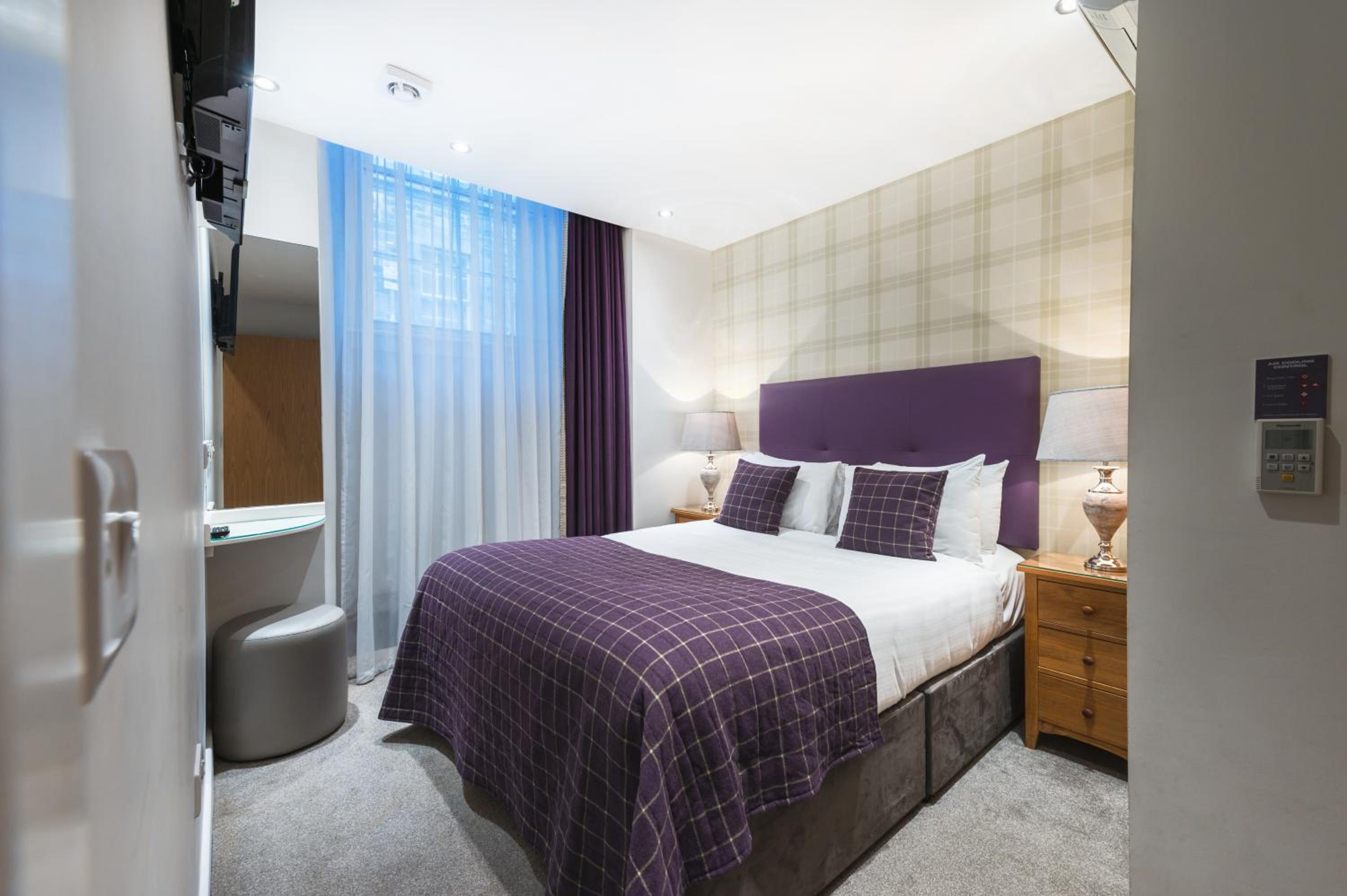 1 Bedroom, Semi Basement, Apartment, Double Bed