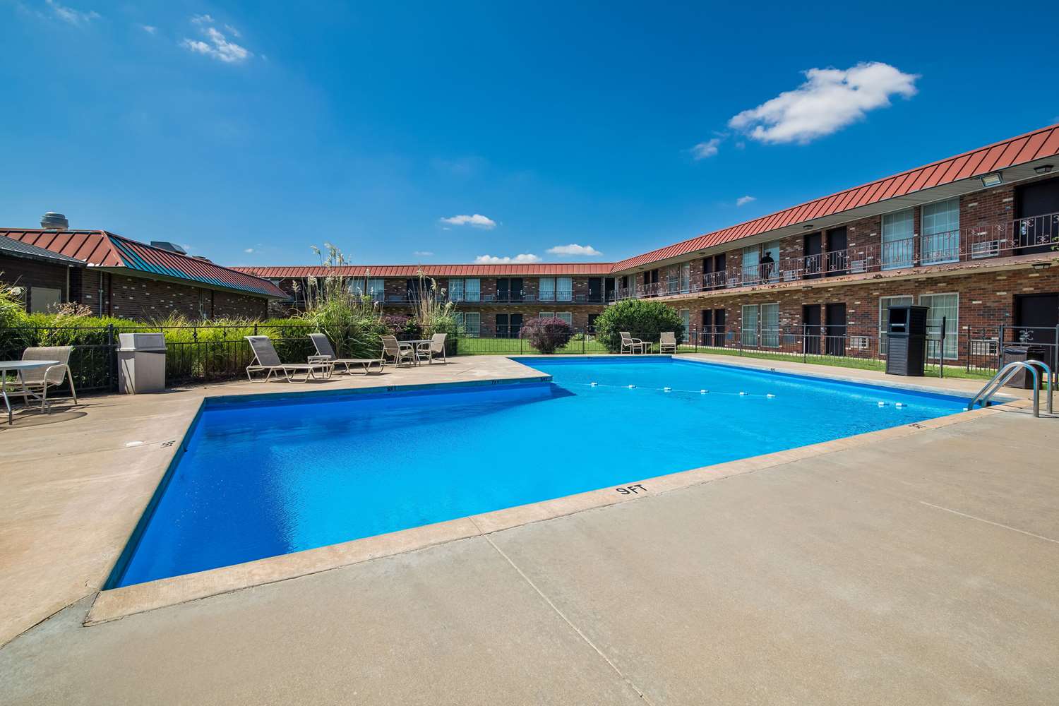 Rodeway Inn McPherson East 36/36