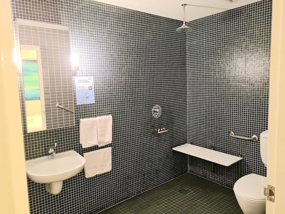 Crown Hotel Surry Hills 19/58