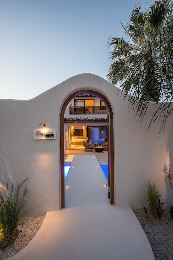 Soleil Rooms & Suites 2/42