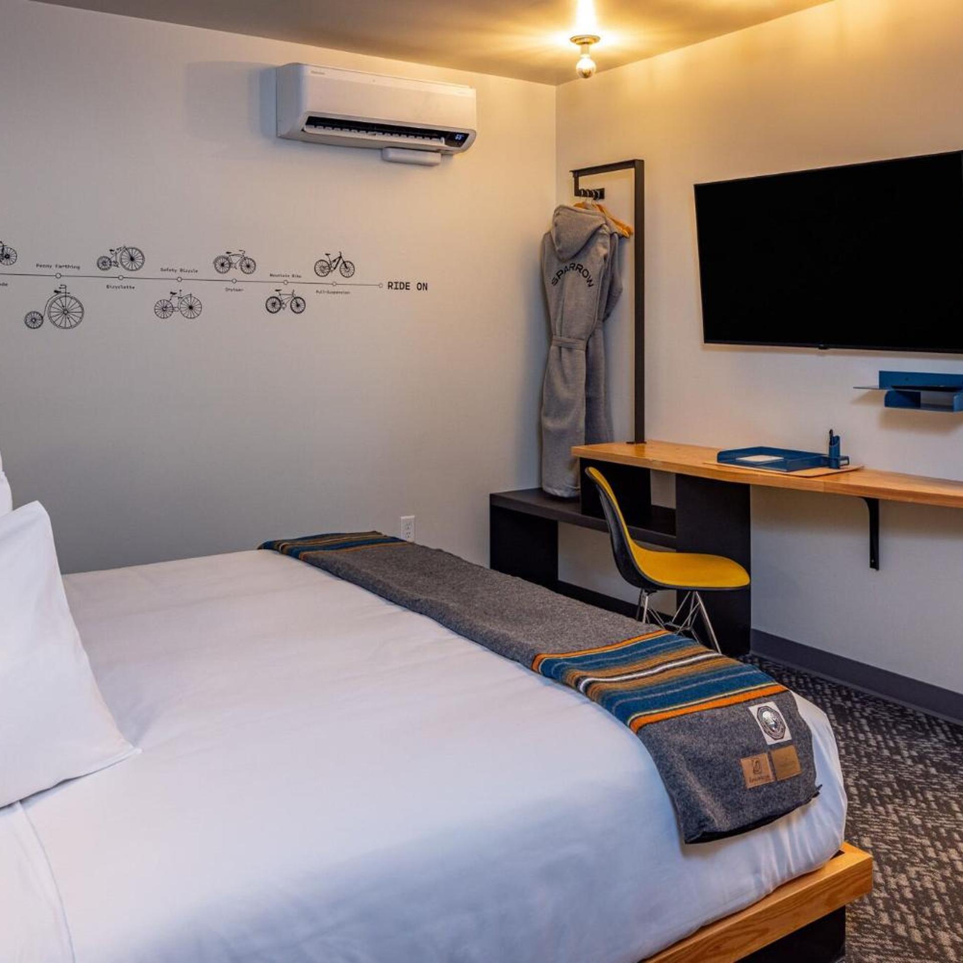 Room, Quadruple