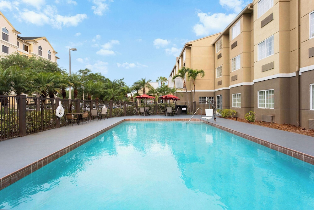 Baymont by Wyndham Orlando-International Dr-Universal Blvd 41/50