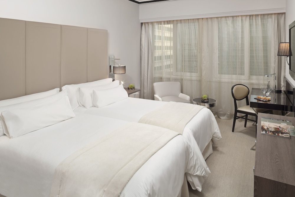 Melia Castilla Hotel 19/81