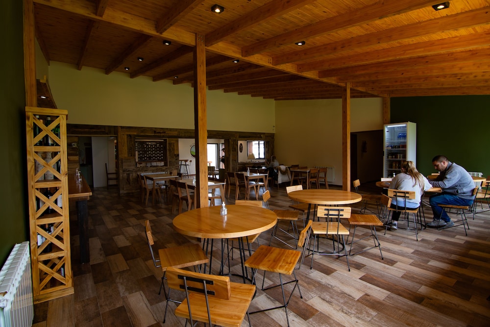 Fitz Roy Inn 44/54