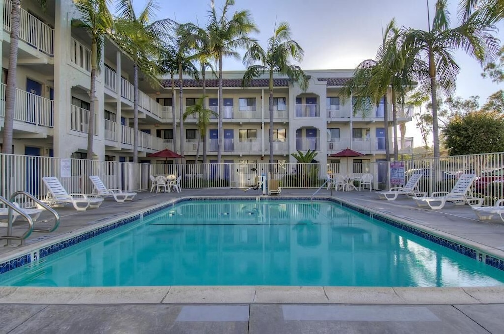 Motel6 Oceanside, CA 56/62