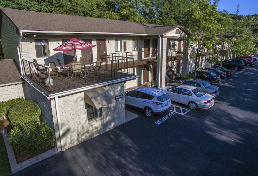 Affordable Corporate Suites of Overland Drive 62/65