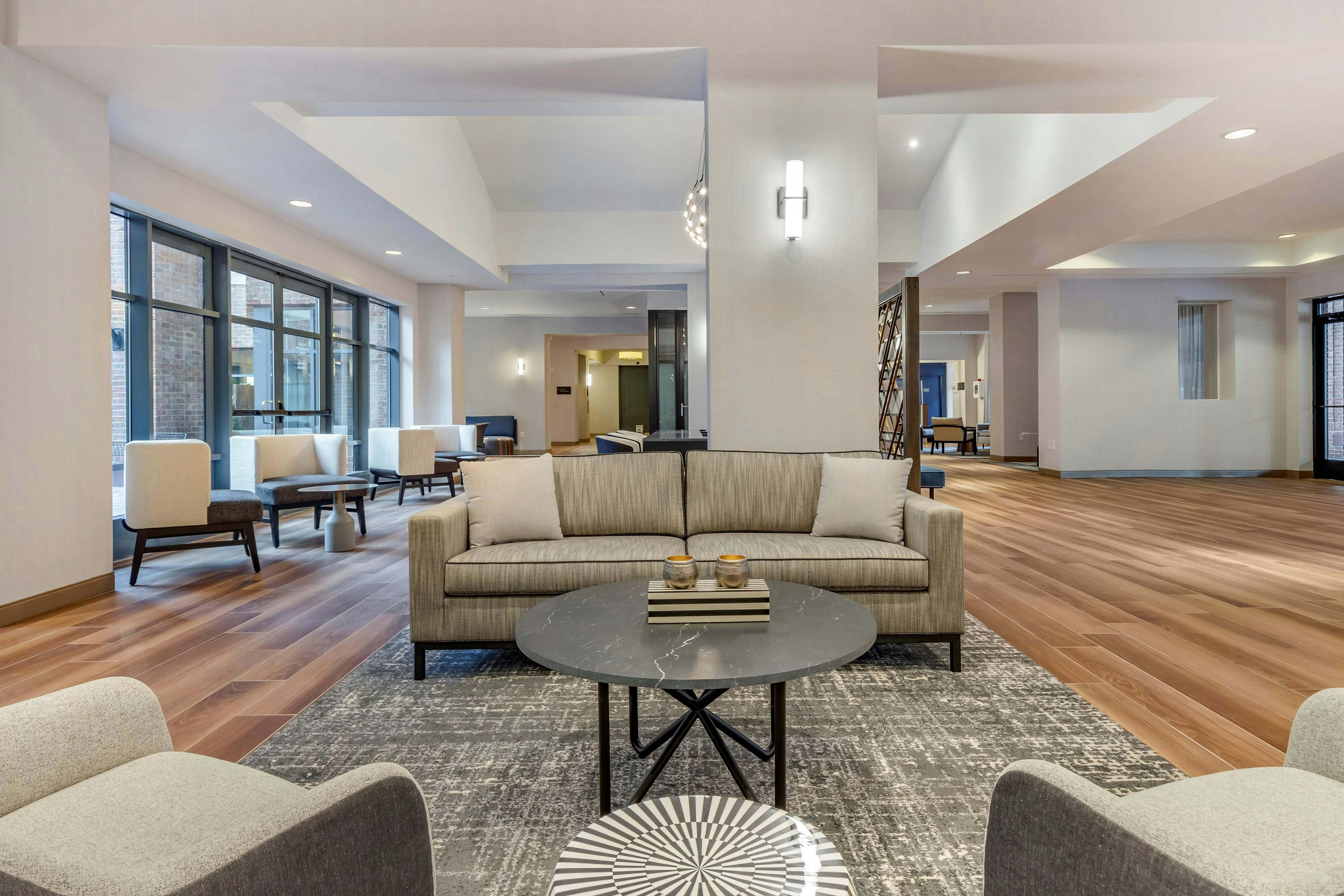 Sheraton Suites Old Town Alexandria 6/25