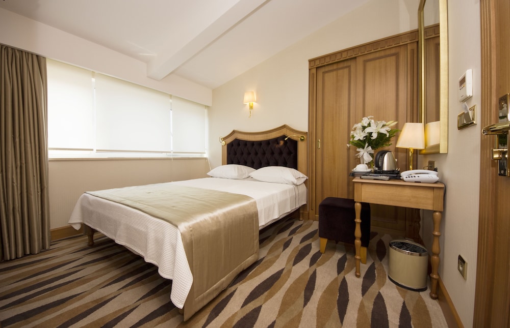 Aprilis Hotel 13/50