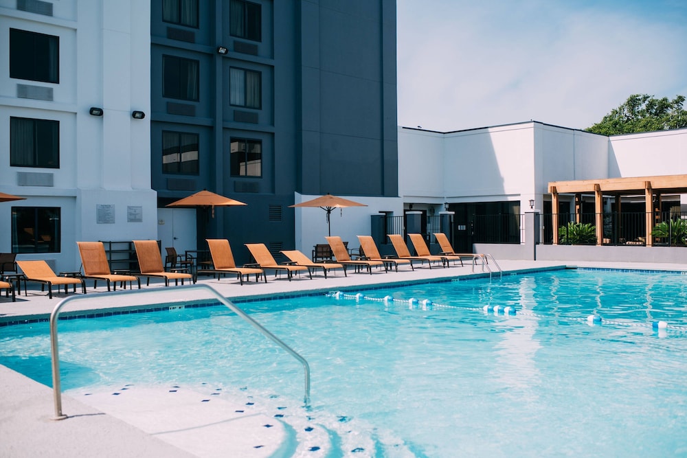 Courtyard By Marriott Gulfport Beachfront 1/45
