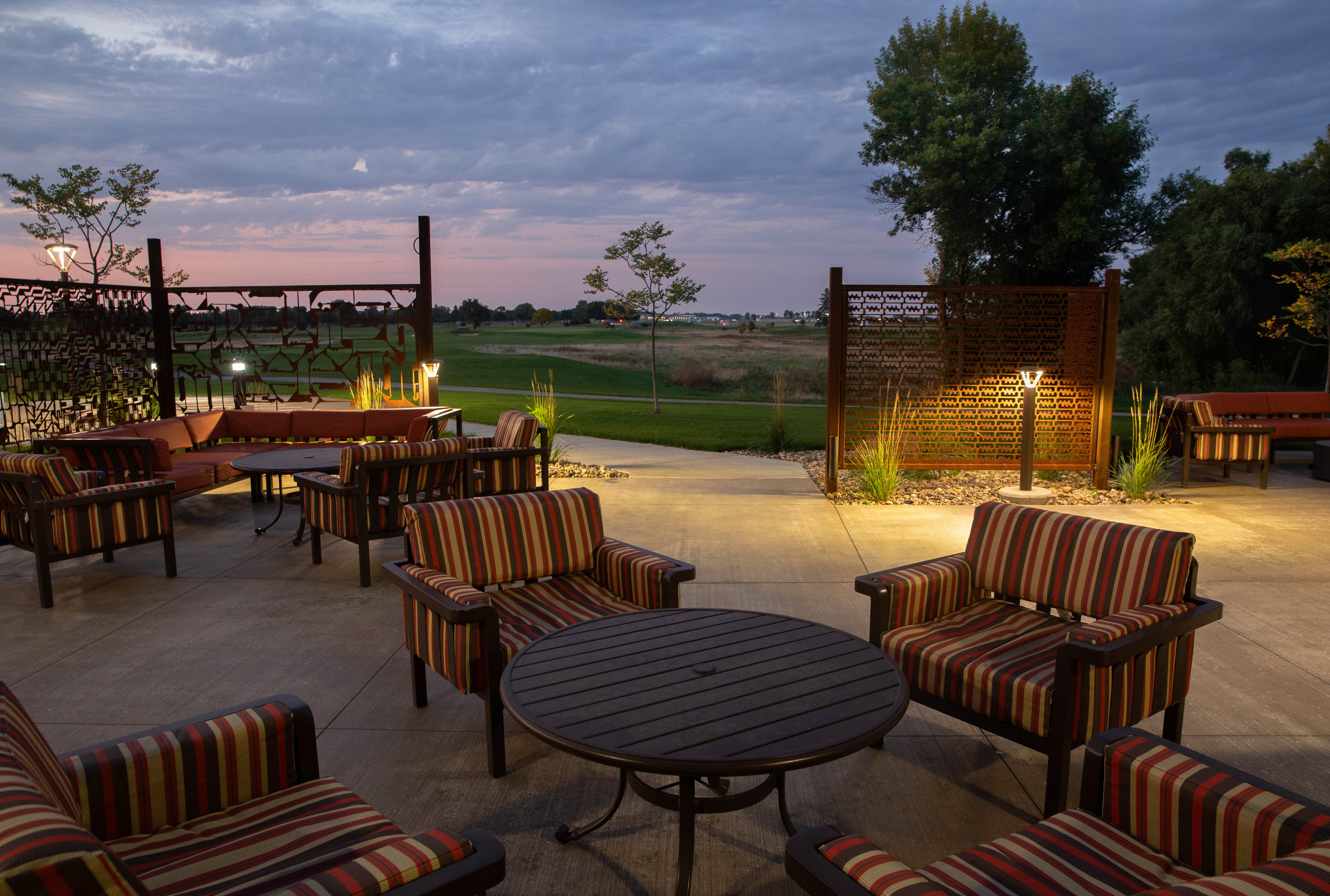 Holiday Inn Hotel And Suites Sioux Falls Airport 39/57