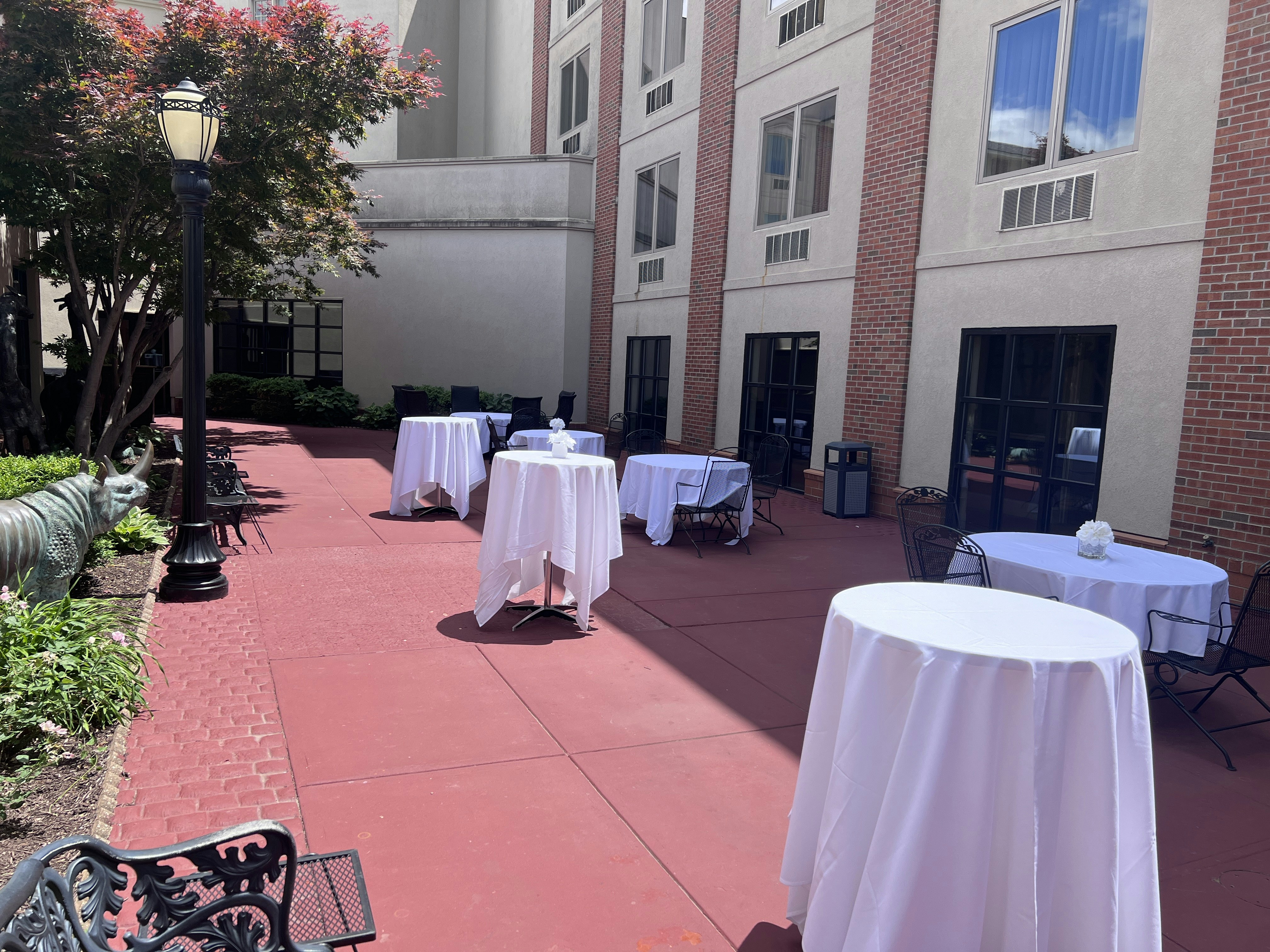 Doubletree By Hilton Bloomington 73/76