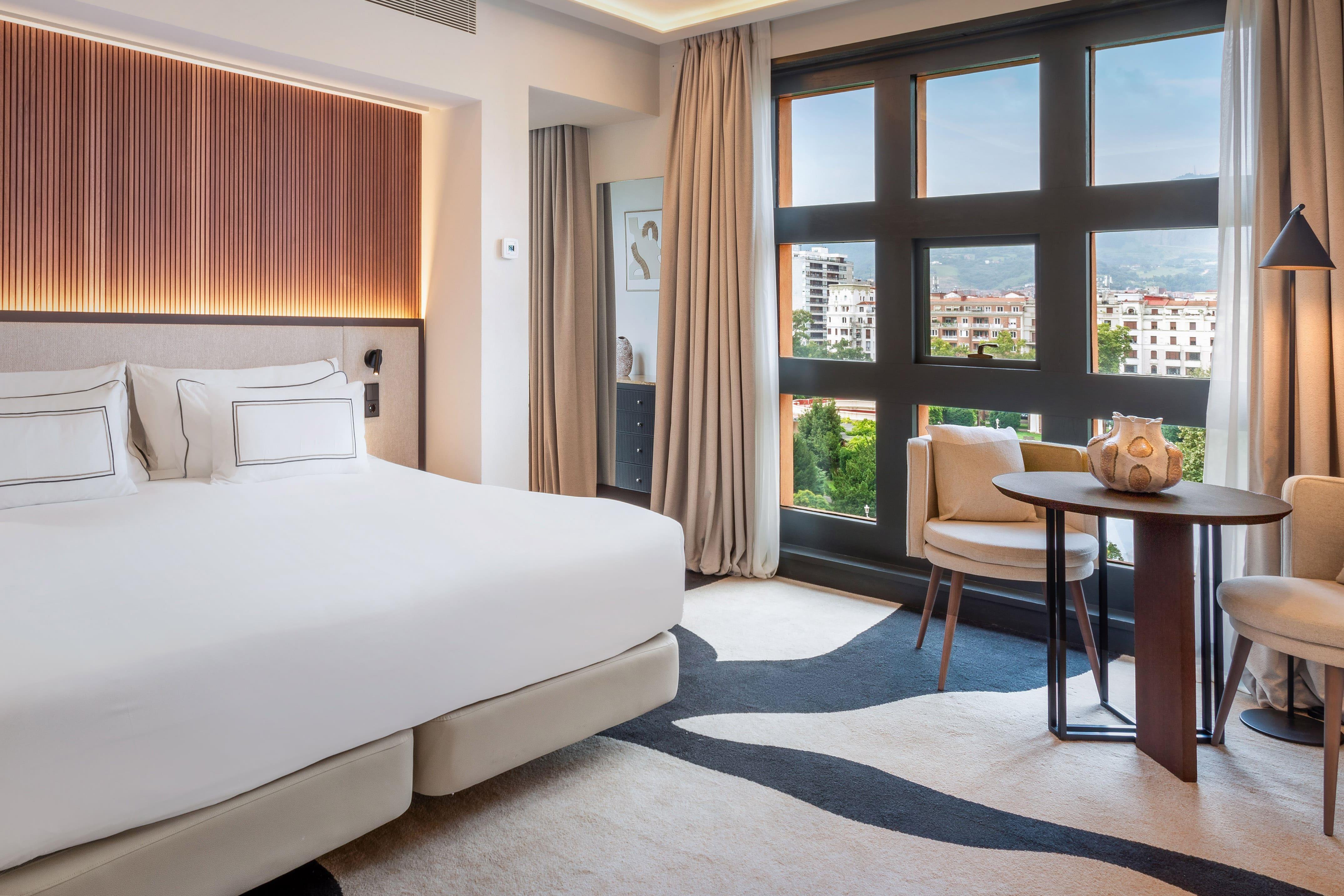 The Level, Junior Suite