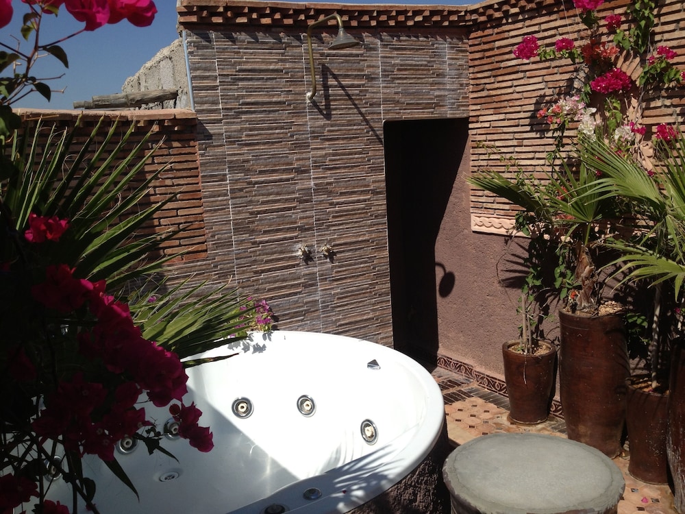 Riad Mille Et Une Nuits 49/50