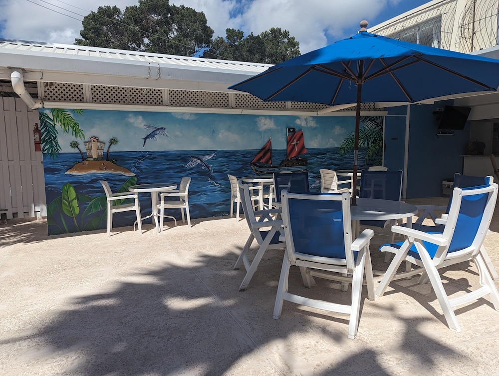 Pirate’s Inn Apartment Hotel 26/59