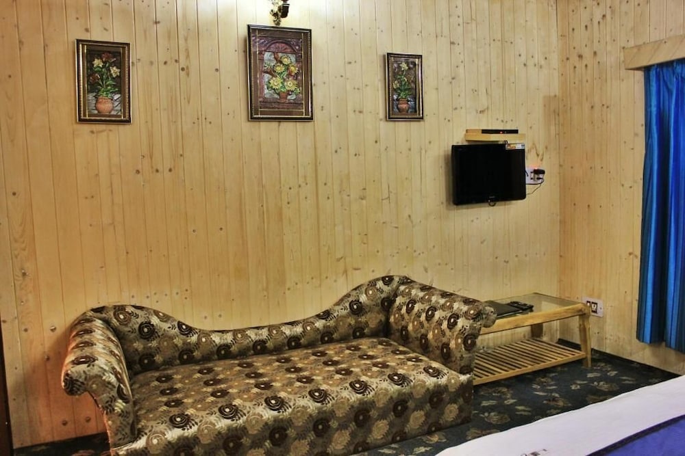 Walisons Hotel 25/41