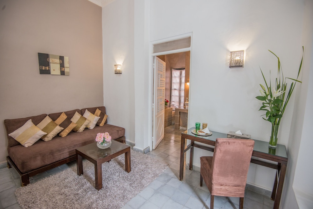Riad Villa Wengé 32/50