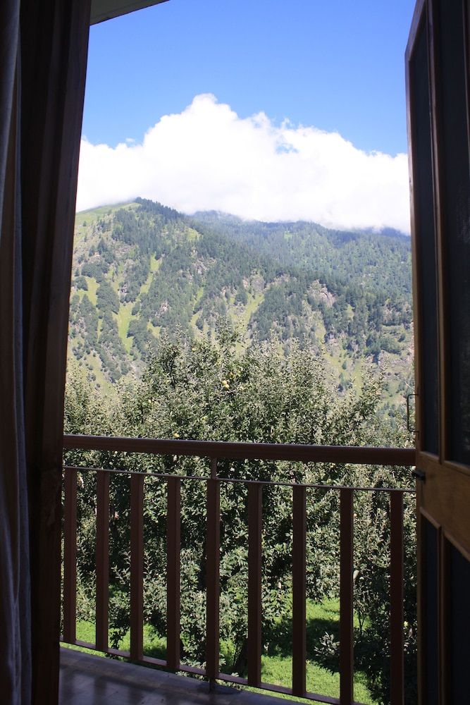 Sarthak Bed N Breakfast 14/15