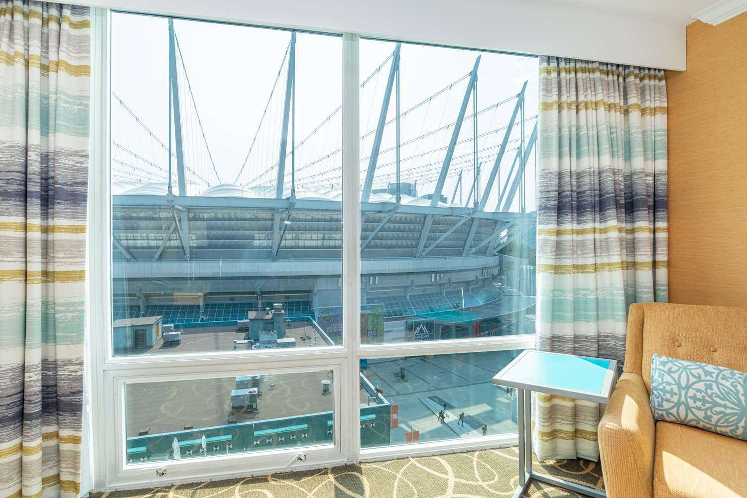 Room, King Bed, Stadium View