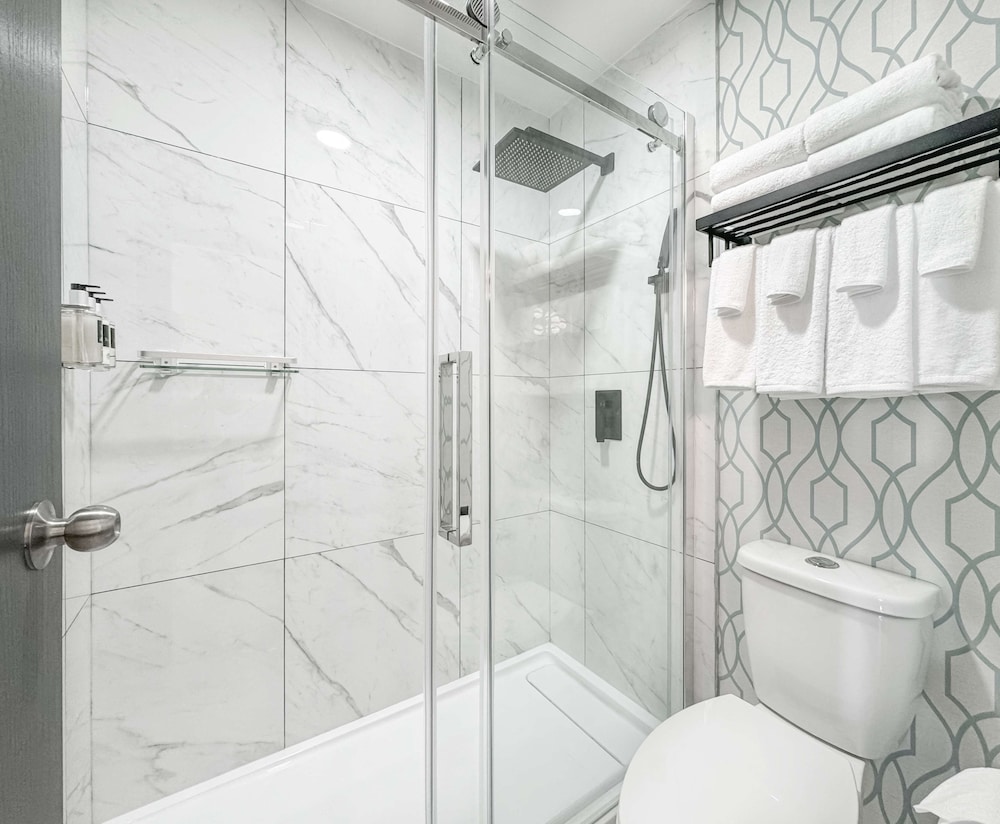غرفة بسرير كينج، Coast Courtenay Hotel 5/6