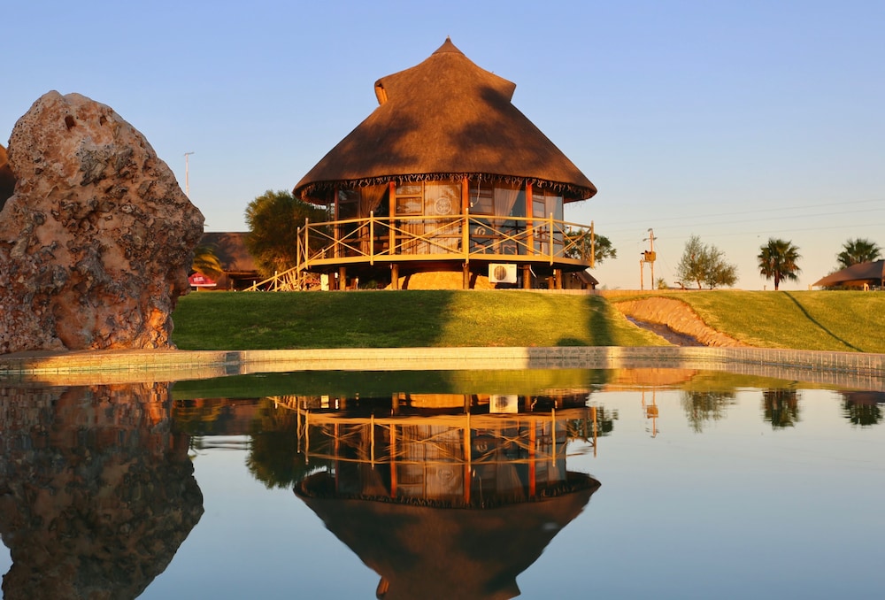 Lapa Lange Game Lodge 1/48