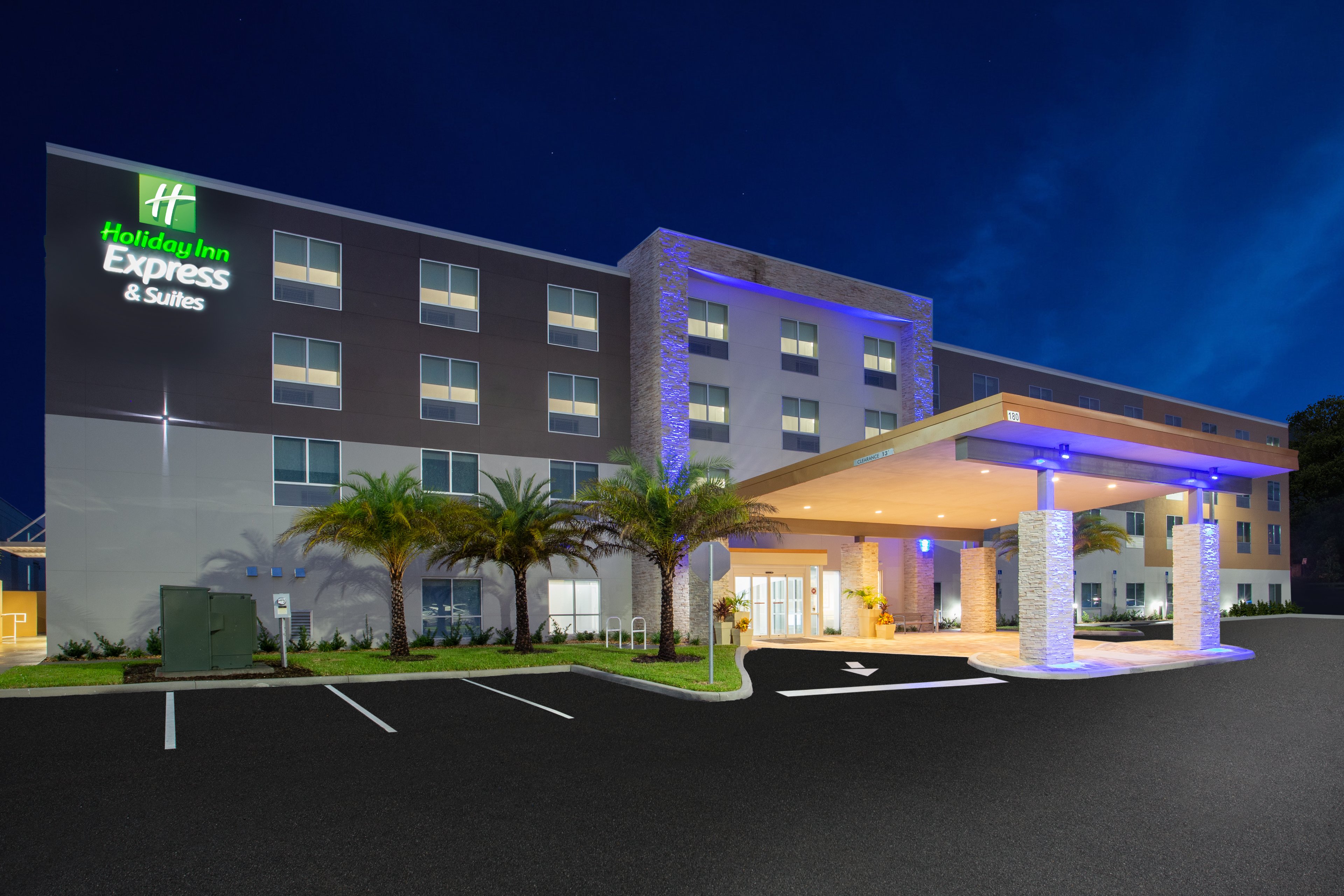 Holiday Inn Express And Suites Deland South in DELAND - FL