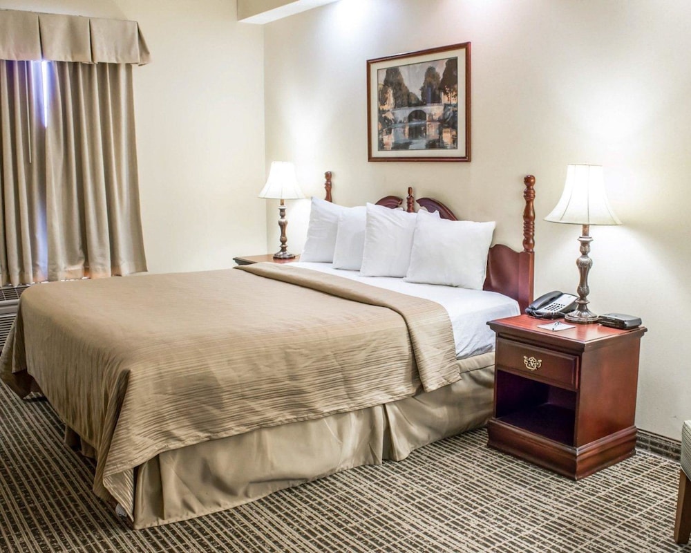 Quality Inn Goldsboro 8/36