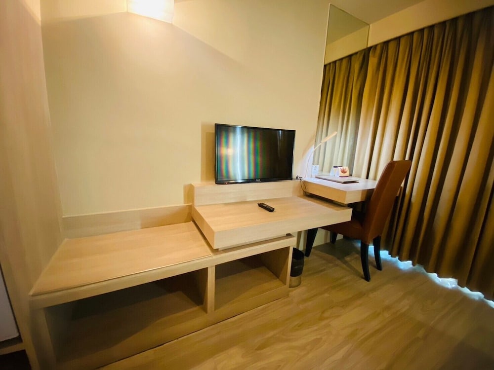 Gold Orchid Bangkok 28/50
