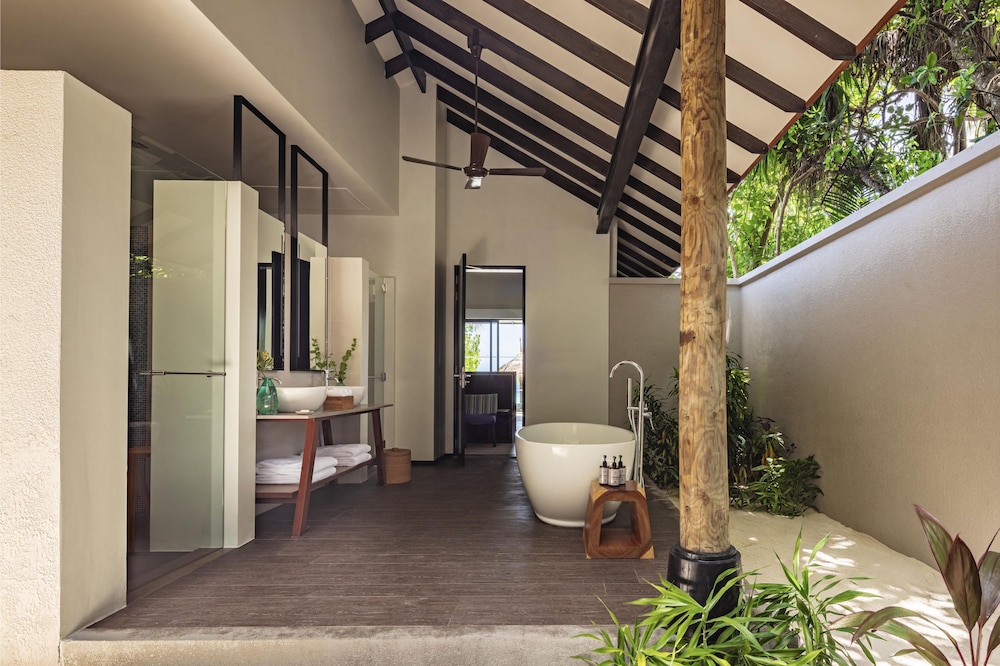 NH Collection Maldives Havodda Resort 7/81