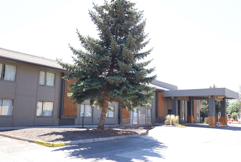 Days Inn and Suites by Wyndham Downtown Missoula-University 4/66