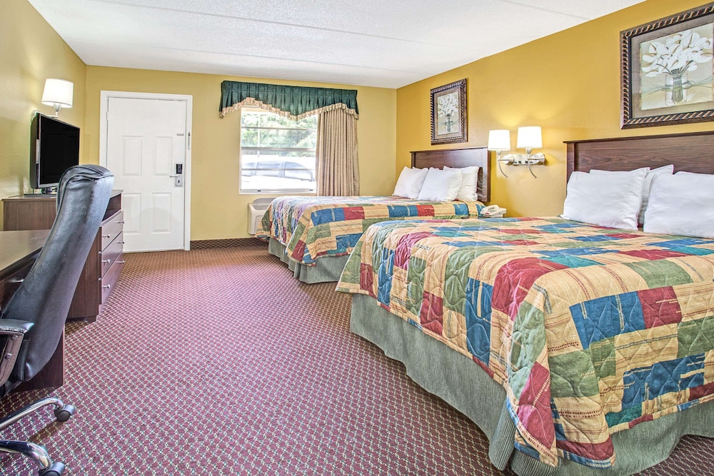 Days Inn By Wyndham Orange City/Deland 14/39