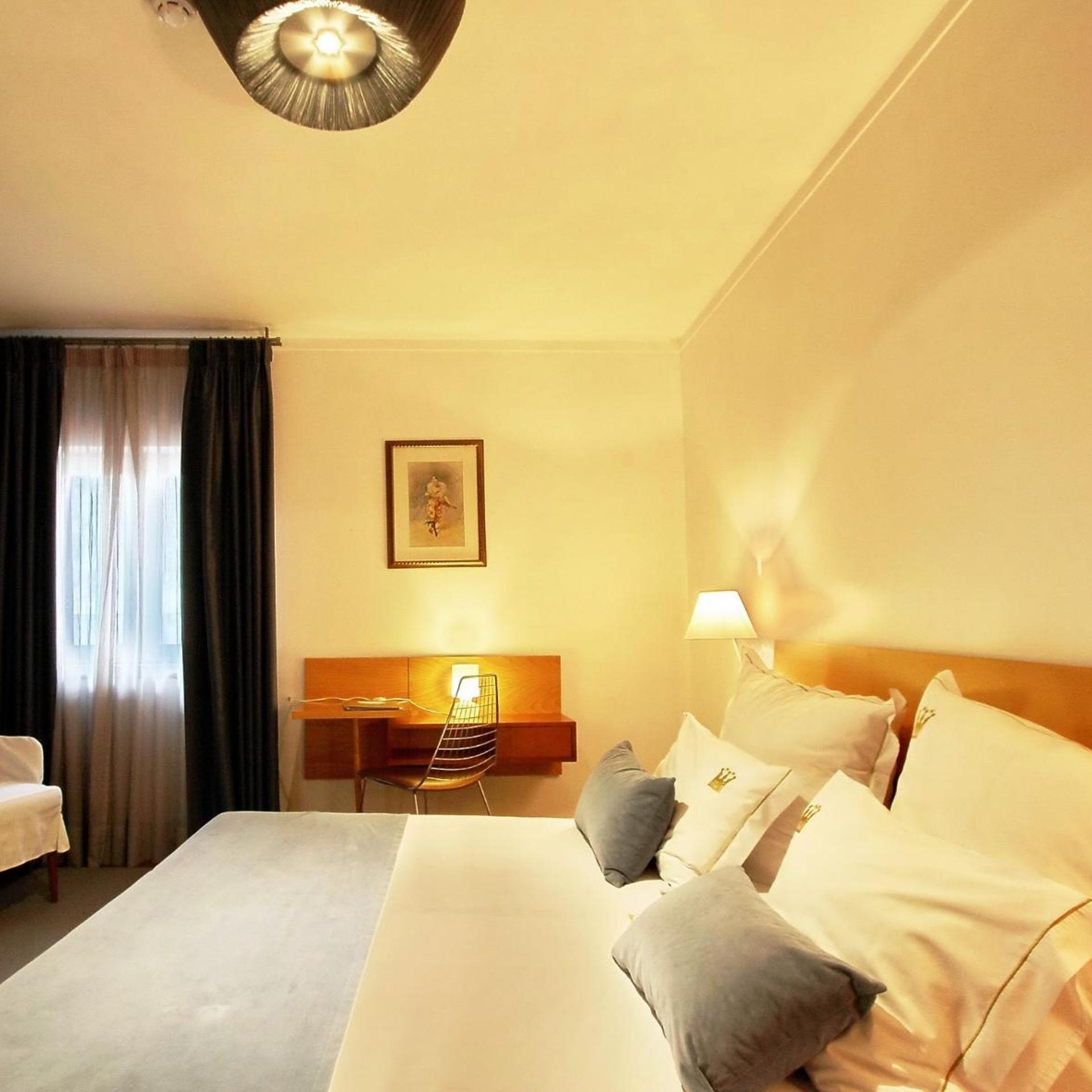 Standard, Double or Twin Bed