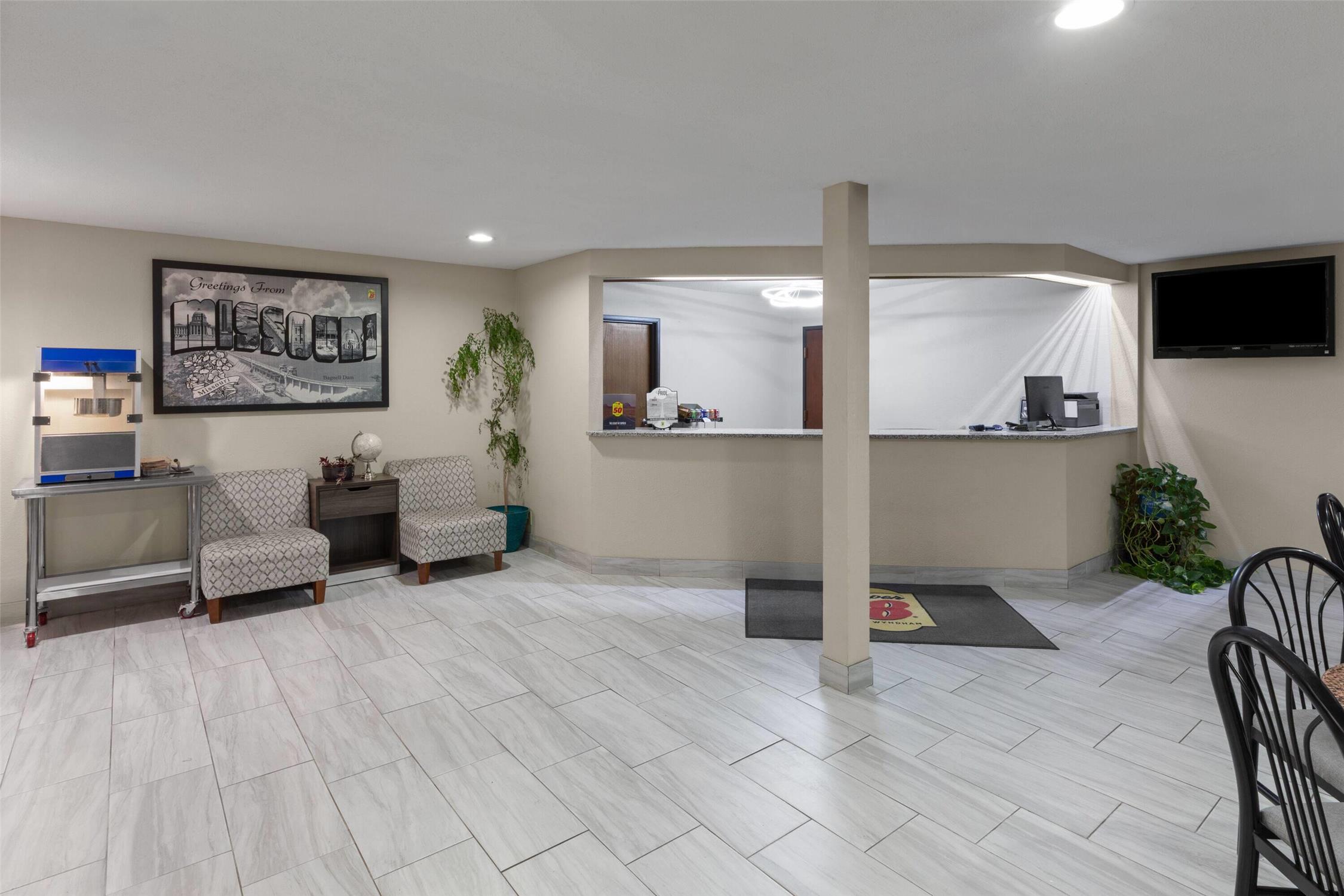 Super 8 By Wyndham Rock Port MO 5/22