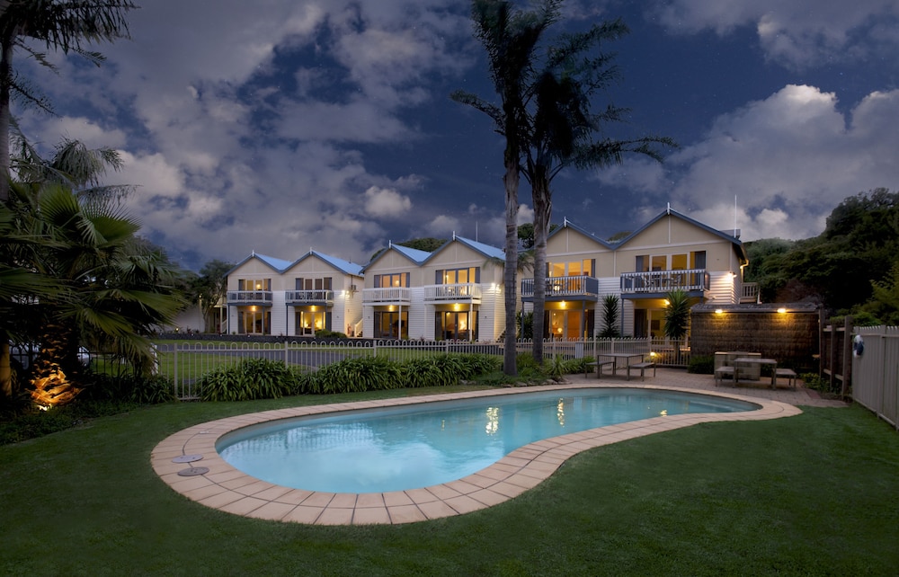 Boathouse Resort Studios & Suites 65/69