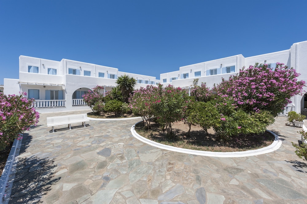 Narges Hotel 45/50