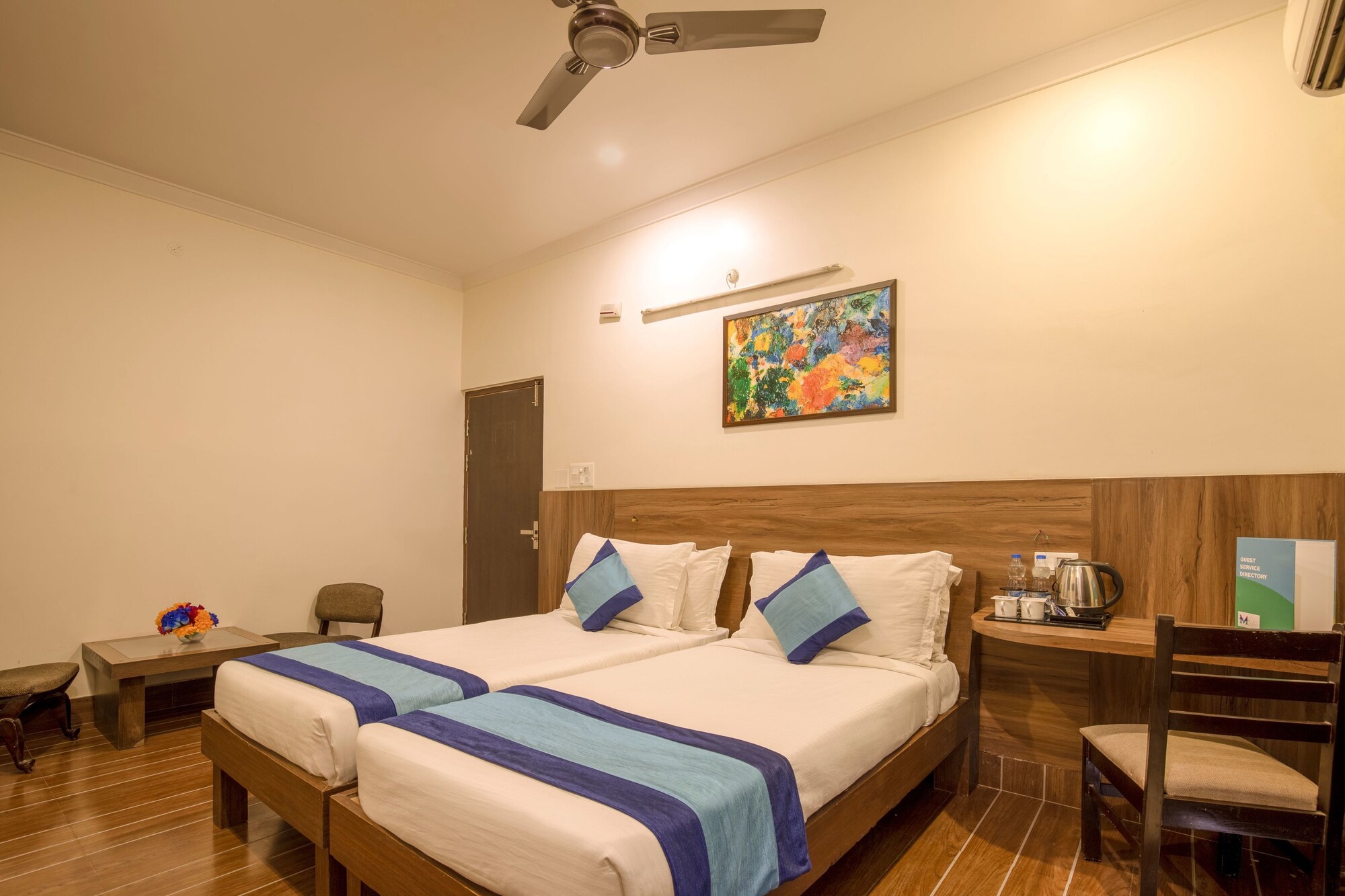 EXECUTIVE, KING BED