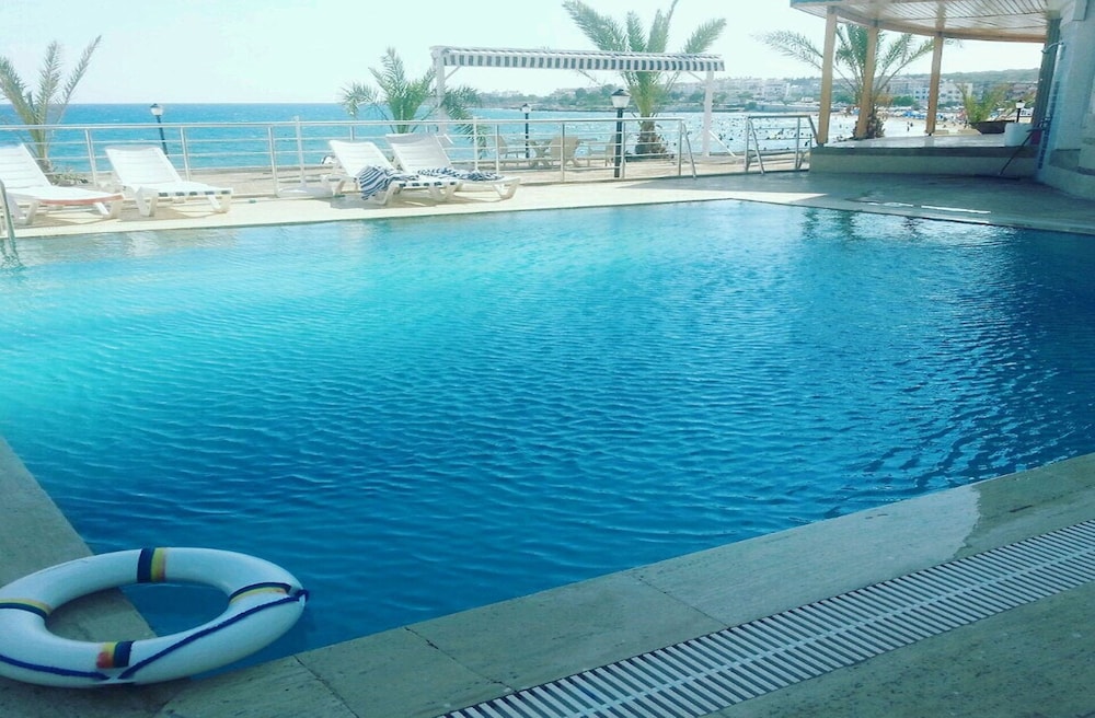 Tepe Beach Hotel 11/20