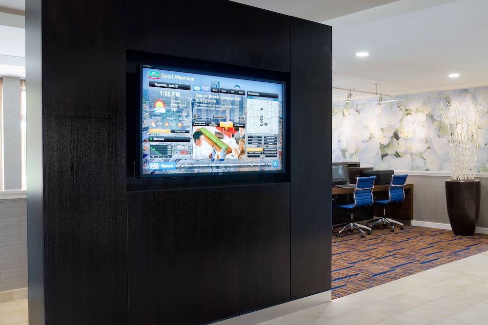 Courtyard by Marriott Kansas City Overland Park/Metcalf, South of College Boulevard 8/56