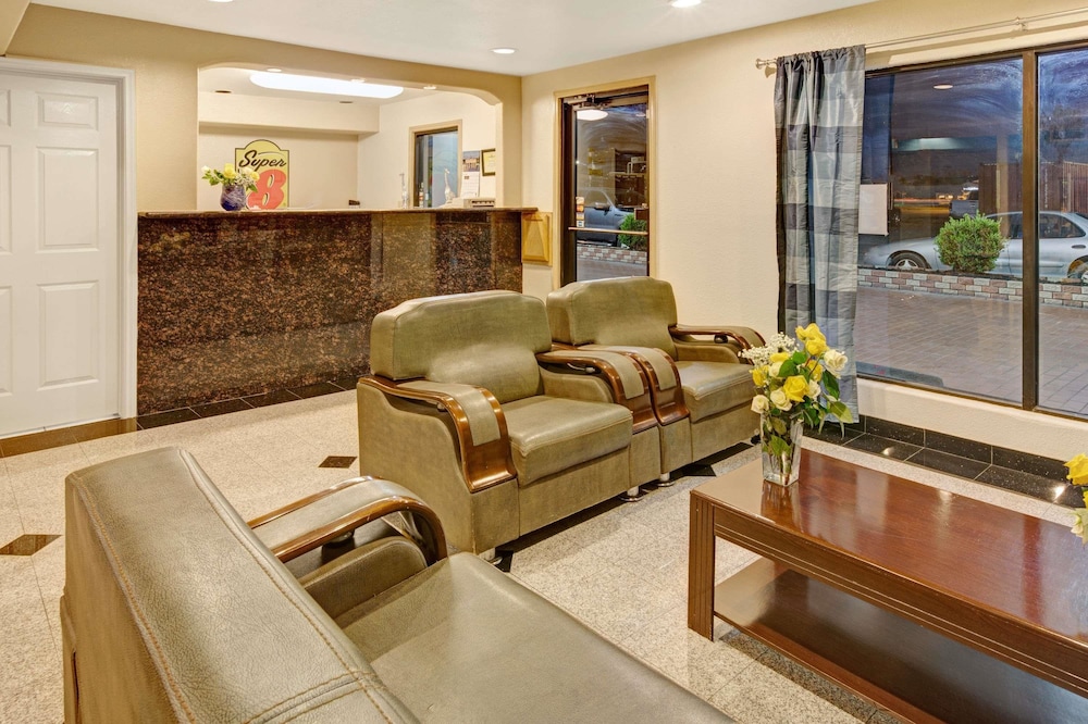 Super 8 by Wyndham Mont Belvieu/Baytown East 16/21