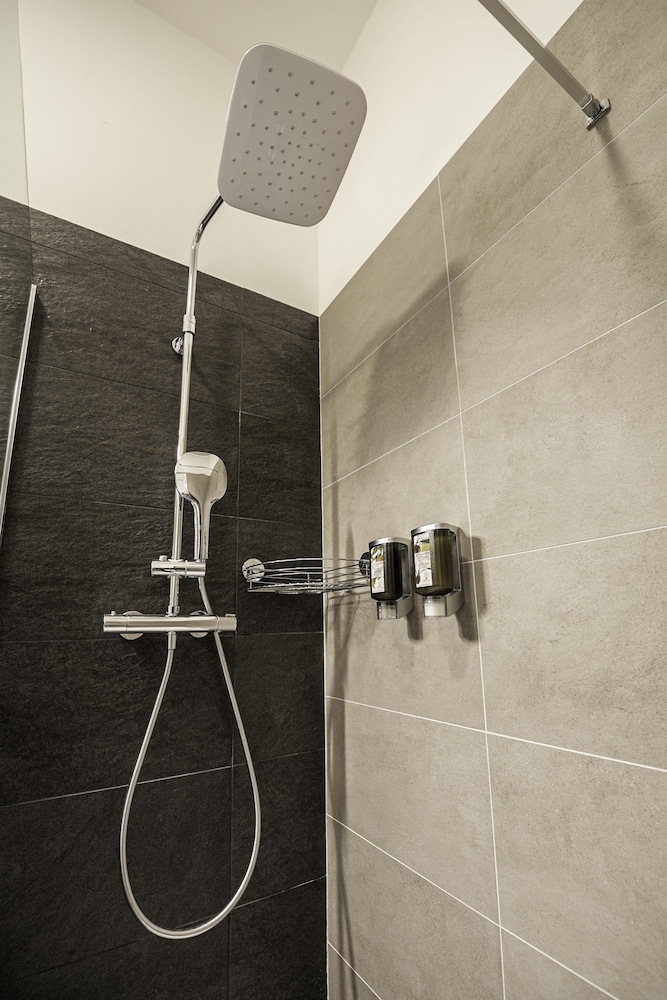 Letna Garden Suites 63/66