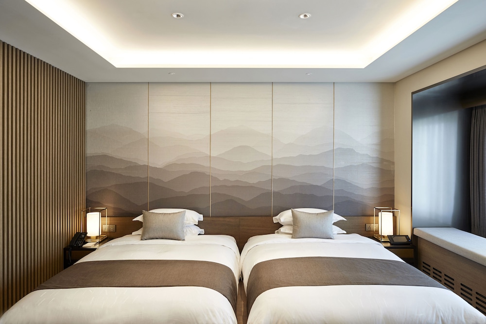 Club, Suite, 2 Double Beds, River View, Outdoor Pool, Club Lounge Access