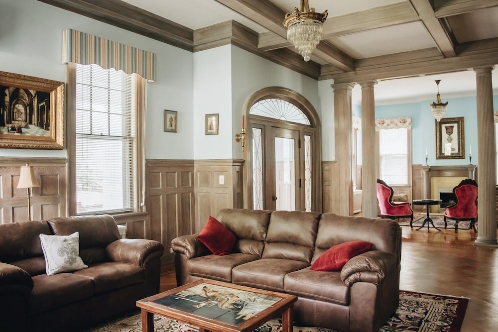 1912 Bed and Breakfast 38/59
