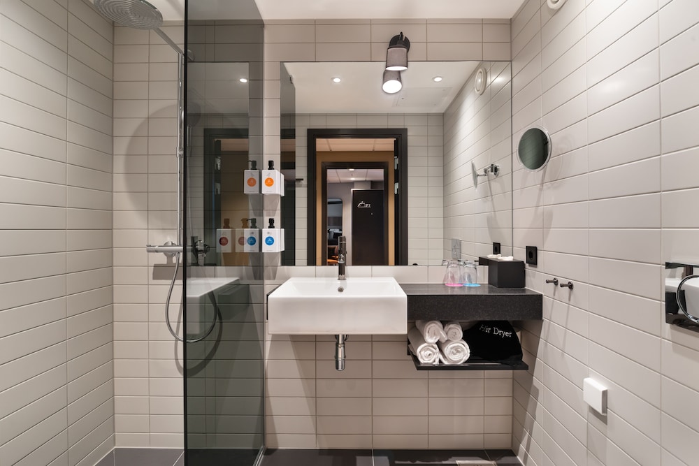 Quality Hotel River Station 23/65