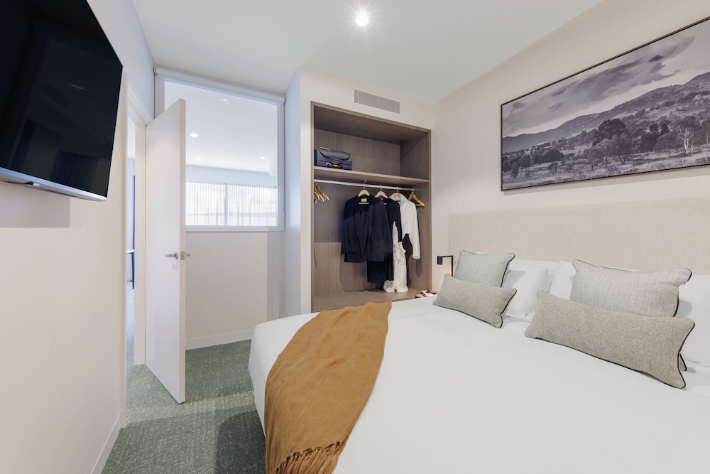 3 Bedrooms, Connecting, Apartment, Twin Beds, 2 King Beds