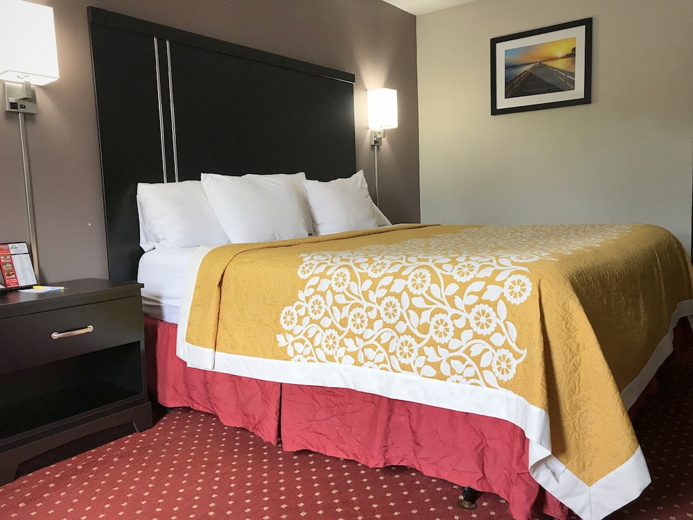 Days Inn By Wyndham Livonia - Detroit 25/59