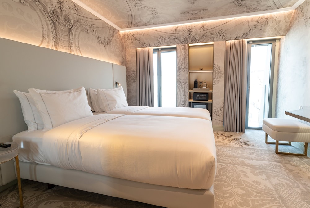 Room, Twin Beds