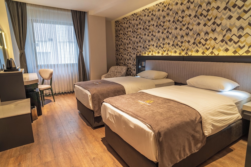 Standard, Twin Beds