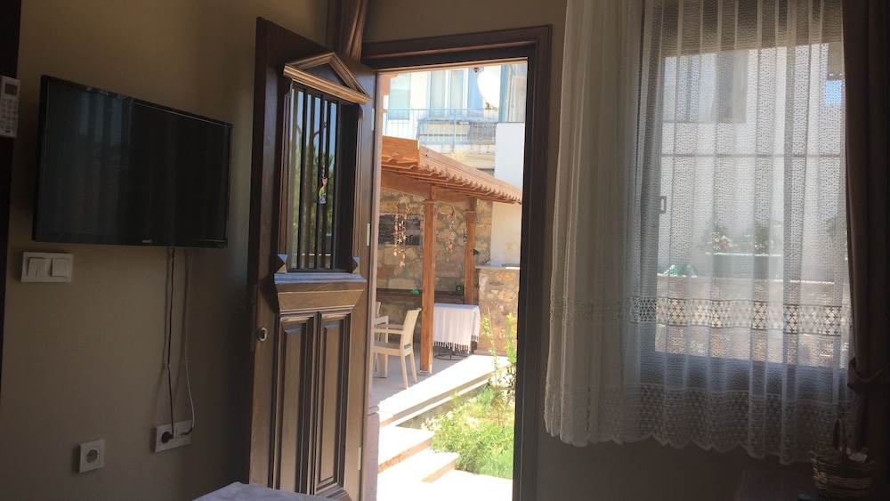 Hayriye Hanim Ege Hotel 5/35