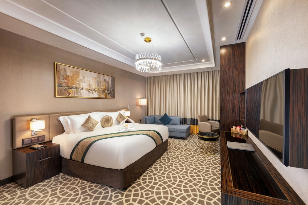 Deluxe, King Bed